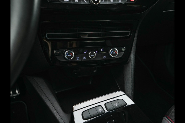 Opel Mokka Electric Level 4 50 kWh [3-Fase-11kW] {SoH-95%} (INCL.BTW) Aut. *HEATPUMP | LEATHER-FABRIC | DIGI-COCKPIT | FULL-LED | CAMERA | COMFORTSEATS | KEYLESS | DAB+ | ECC | CRUISE | 17''ALU*