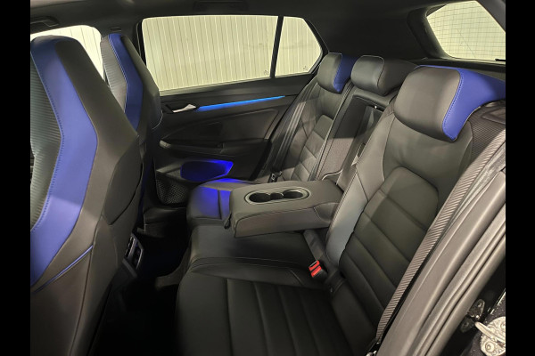 Volkswagen Golf 2.0 TSI R 4Motion | AKRAPOVIC | PANO | LEDER | IQ LIGHTS | MEMORY