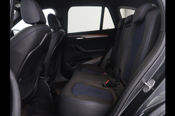 BMW X1 sDrive18i High Executive M-sport | Head-up | Half Leder | Adaptive cruise | Full LED | Climate control | Stoelverwarming | Navigatie | Park assist | Camera |