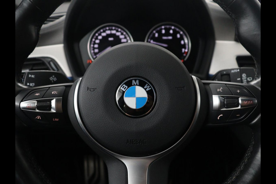 BMW X1 sDrive18i High Executive M-sport | Head-up | Half Leder | Adaptive cruise | Full LED | Climate control | Stoelverwarming | Navigatie | Park assist | Camera |