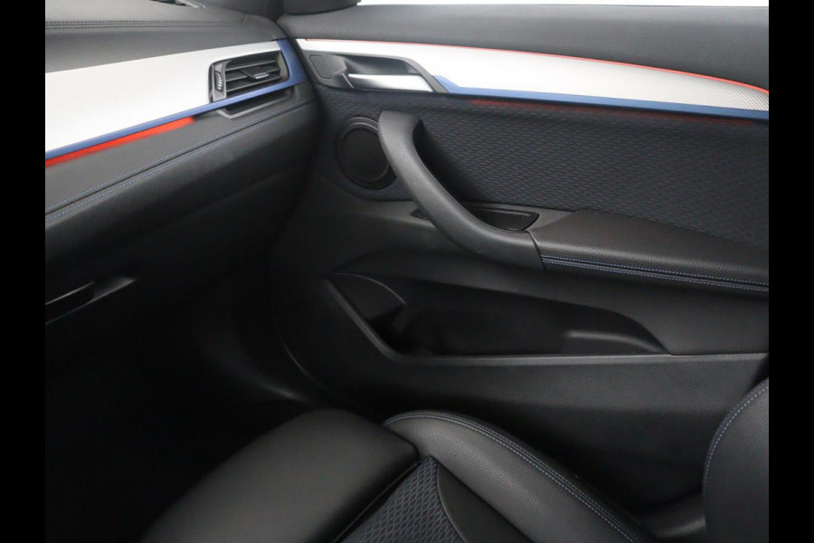 BMW X1 sDrive18i High Executive M-sport | Head-up | Half Leder | Adaptive cruise | Full LED | Climate control | Stoelverwarming | Navigatie | Park assist | Camera |