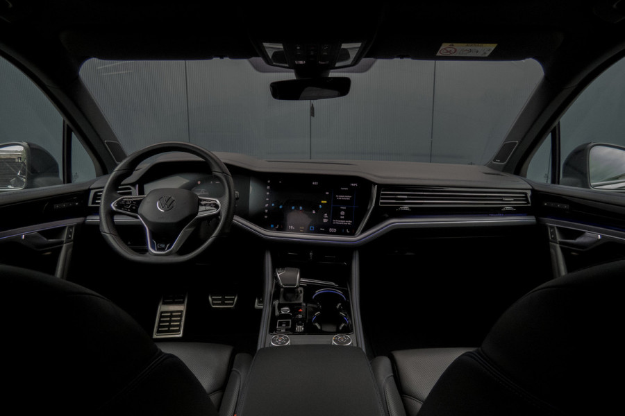 Volkswagen Touareg 3.0 TSi eHybrid 4MOTION R | Panoramadak | Luchtvering | 360°| HUD | Stoelverwarming & -ventilatie