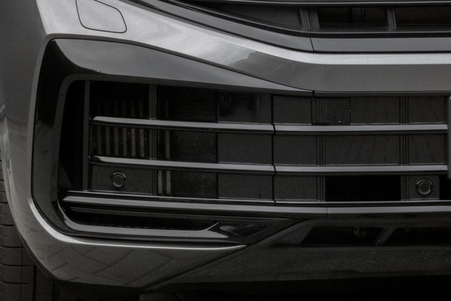 Volkswagen Touareg 3.0 TSi eHybrid 4MOTION R | Panoramadak | Luchtvering | 360°| HUD | Stoelverwarming & -ventilatie