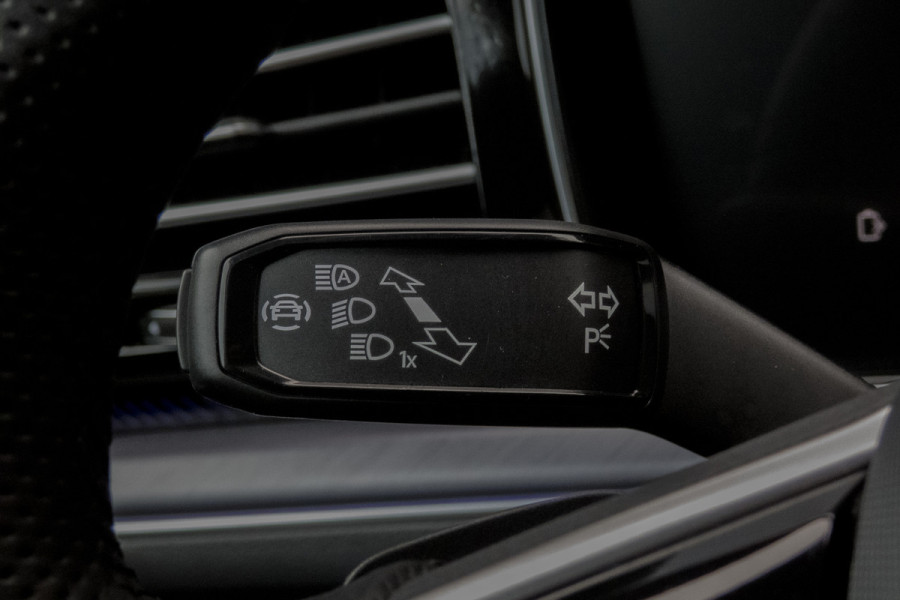 Volkswagen Touareg 3.0 TSi eHybrid 4MOTION R | Panoramadak | Luchtvering | 360°| HUD | Stoelverwarming & -ventilatie
