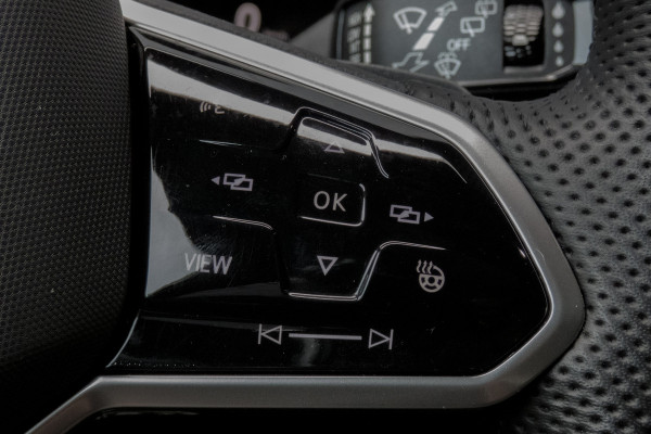 Volkswagen Touareg 3.0 TSi eHybrid 4MOTION R | Panoramadak | Luchtvering | 360°| HUD | Stoelverwarming & -ventilatie