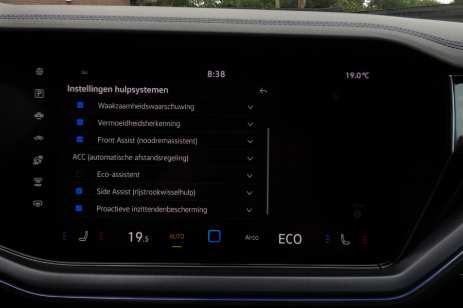 Volkswagen Touareg 3.0 TSi eHybrid 4MOTION R | Panoramadak | Luchtvering | 360°| HUD | Stoelverwarming & -ventilatie