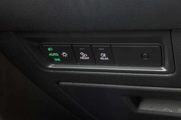 Volkswagen Touareg 3.0 TSi eHybrid 4MOTION R | Panoramadak | Luchtvering | 360°| HUD | Stoelverwarming & -ventilatie
