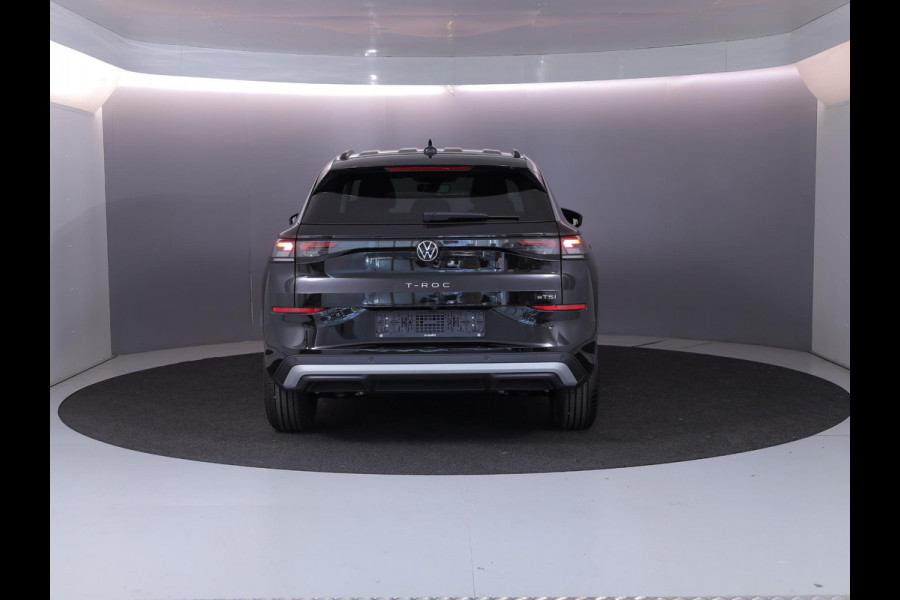 Volkswagen T-Roc Limited Edition 1.5 eTSI 85 kW / 116 PK SUV 7 vers Achteruitrijcamera | Stoelverwarming | Carplay
