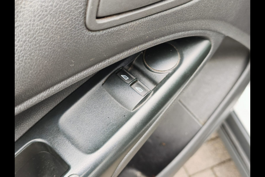 Ford Transit Connect 1.5TDCI Euro 6 Imperiaal Trekhaak Airco Bluetooth Betonplex Vloer Lat om Lat betimmering 1.200KG Trekgewicht Origineel Nederlandse Auto