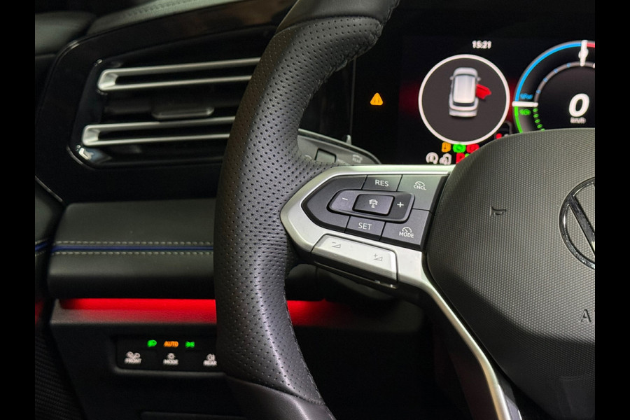 Volkswagen Tiguan 1.5 eHybrid R-Line Black Edition | garantie tot 2030| 272PK | PANO | Full Matrix-LED | Discover PRO MAX|Trekhaak