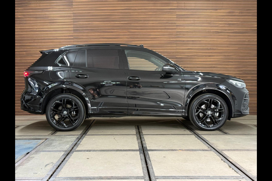 Volkswagen Tiguan 1.5 eHybrid R-Line Black Edition | 272PK | Garantie tot 2030 | H/K Sound | IQ.Light HD | Pano | Trekhaak | Leder