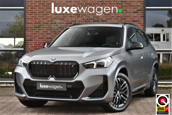 BMW iX1 xDrive30 M-Sport Pano Trekh ACC H/K HUD 360 e-zetels Frozen-Grey