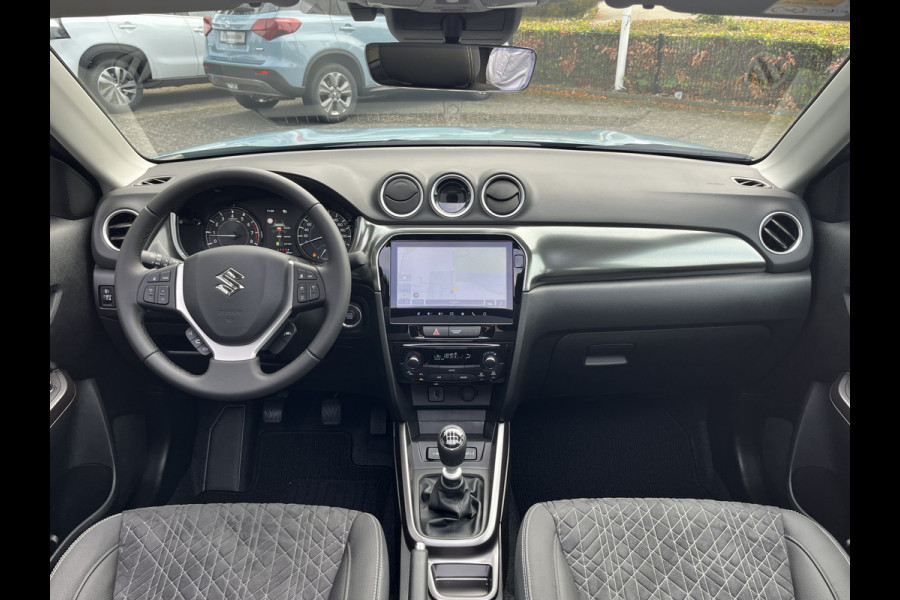 Suzuki Vitara 1.4 Boosterjet Smart Hybrid Style | €2.000,- voordeel | Uit voorraad leverbaar | 0886 | Pano | Adapt. Cruise | Camera | Dodehoek | Rijstrook | Stoelverwarming | etc. etc.