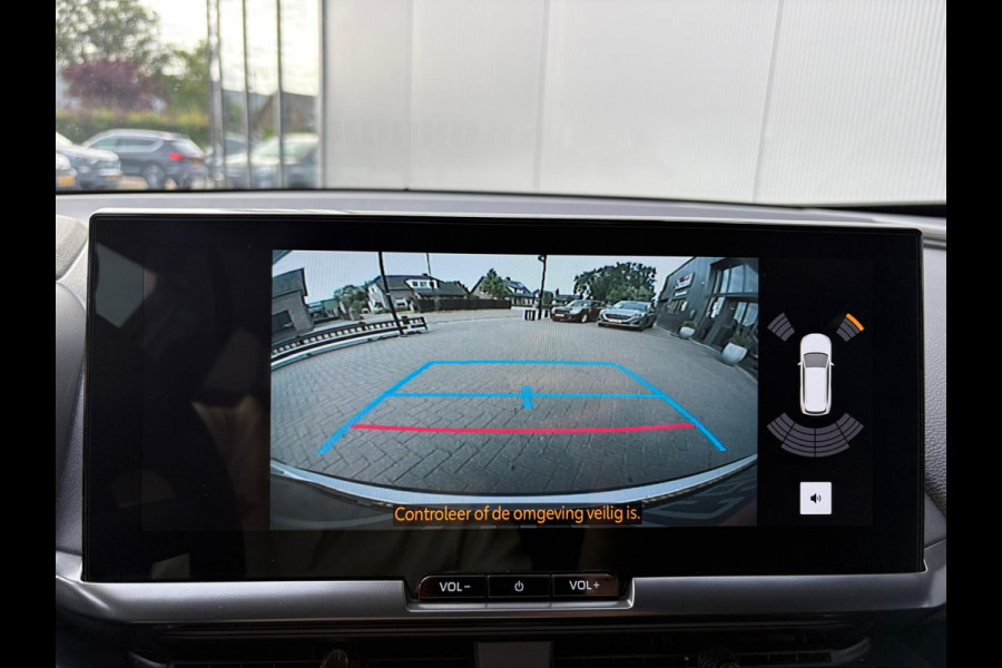 Toyota C-HR 1.8 Hybrid 140PK First Edition Bi-Tone/Winter-pack/Gr.-navigatie/Elektr.klep/Camera/Adapt.-cruise