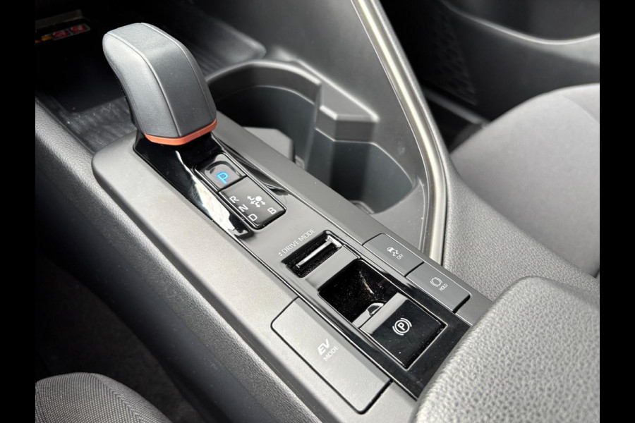 Toyota C-HR 1.8 Hybrid 140PK First Edition Bi-Tone/Winter-pack/Gr.-navigatie/Elektr.klep/Camera/Adapt.-cruise
