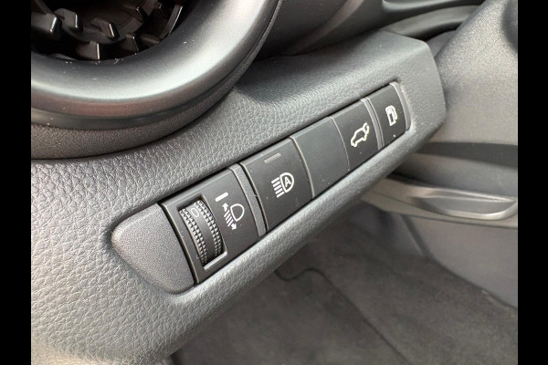 Toyota C-HR 1.8 Hybrid 140PK First Edition Bi-Tone/Winter-pack/Gr.-navigatie/Elektr.klep/Camera/Adapt.-cruise