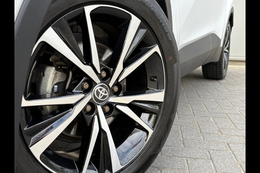 Toyota C-HR 1.8 Hybrid 140PK First Edition Bi-Tone/Winter-pack/Gr.-navigatie/Elektr.klep/Camera/Adapt.-cruise