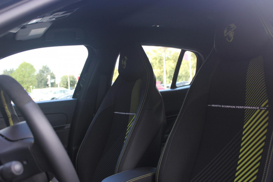 Abarth 600e Abarth Turismo 240PK 54 kWh | "TORSEN" MECHANISCH SPERDIFFERENTIEEL | SABELT SPORT STOELEN | 20" LICHTMETALEN VELGEN ABARTH DESIGN | ABARTH BODYKIT | PARKEERSENSOREN ACHTER | ABARTH REMKLAUWEN | ADAPTIVE CRUISE CONTROL | DRAADLOZE APPLE CARPLAY/ANDROID AUTO | DC SNELLAAD FUNCTIE | KEYLESS START | AUTOMATISCH DIMMENDE BINNENSPIEGEL |