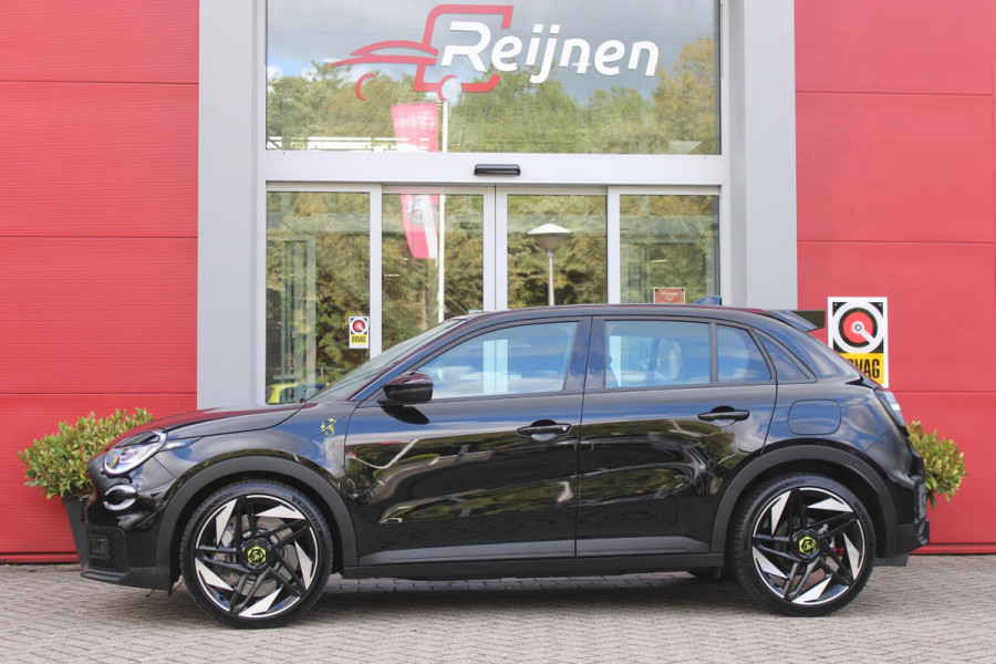 Abarth 600e Abarth Turismo 240PK 54 kWh | "TORSEN" MECHANISCH SPERDIFFERENTIEEL | SABELT SPORT STOELEN | 20" LICHTMETALEN VELGEN ABARTH DESIGN | ABARTH BODYKIT | PARKEERSENSOREN ACHTER | ABARTH REMKLAUWEN | ADAPTIVE CRUISE CONTROL | DRAADLOZE APPLE CARPLAY/ANDROID AUTO | DC SNELLAAD FUNCTIE | KEYLESS START | AUTOMATISCH DIMMENDE BINNENSPIEGEL |