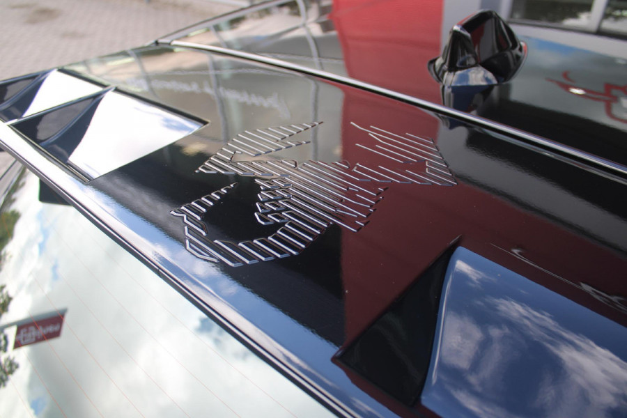 Abarth 600e Abarth Turismo 240PK 54 kWh | "TORSEN" MECHANISCH SPERDIFFERENTIEEL | SABELT SPORT STOELEN | 20" LICHTMETALEN VELGEN ABARTH DESIGN | ABARTH BODYKIT | PARKEERSENSOREN ACHTER | ABARTH REMKLAUWEN | ADAPTIVE CRUISE CONTROL | DRAADLOZE APPLE CARPLAY/ANDROID AUTO | DC SNELLAAD FUNCTIE | KEYLESS START | AUTOMATISCH DIMMENDE BINNENSPIEGEL |