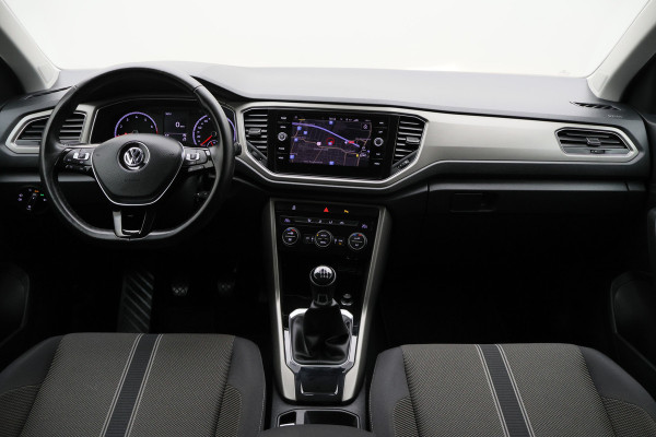 Volkswagen T-Roc 1.0 TSI Style Eerste Eigenaar, ACC, Apple Carplay, Climate, PDC, LED, Trekhaak, 16''