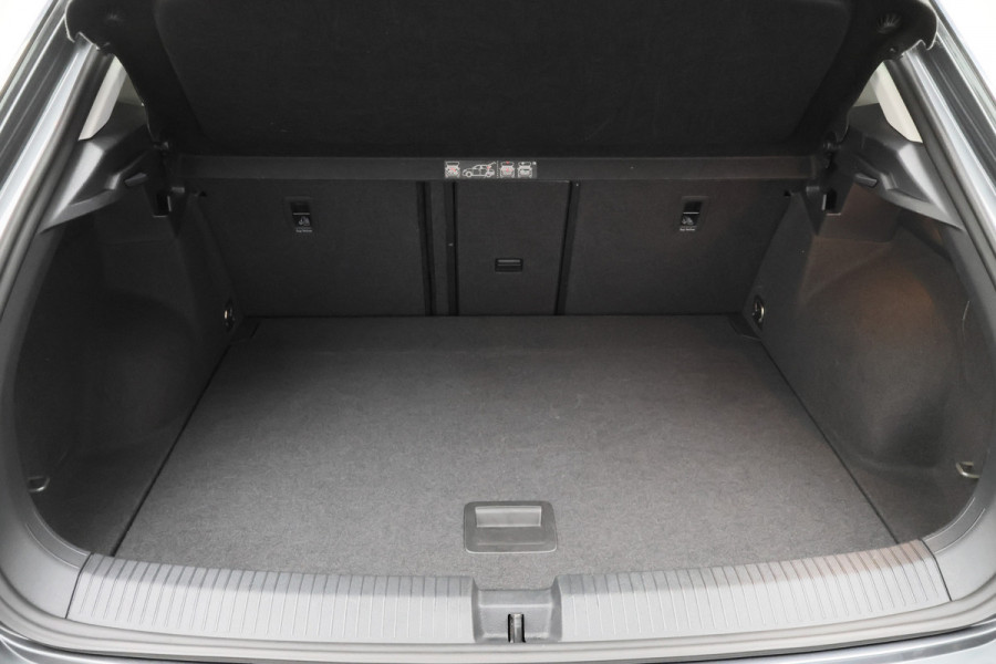 Volkswagen T-Roc 1.0 TSI Style Eerste Eigenaar, ACC, Apple Carplay, Climate, PDC, LED, Trekhaak, 16''