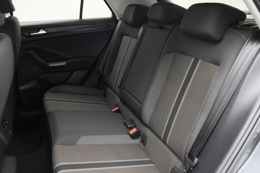Volkswagen T-Roc 1.0 TSI Style Eerste Eigenaar, ACC, Apple Carplay, Climate, PDC, LED, Trekhaak, 16''