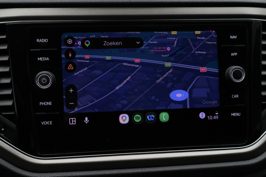 Volkswagen T-Roc 1.0 TSI Style Eerste Eigenaar, ACC, Apple Carplay, Climate, PDC, LED, Trekhaak, 16''