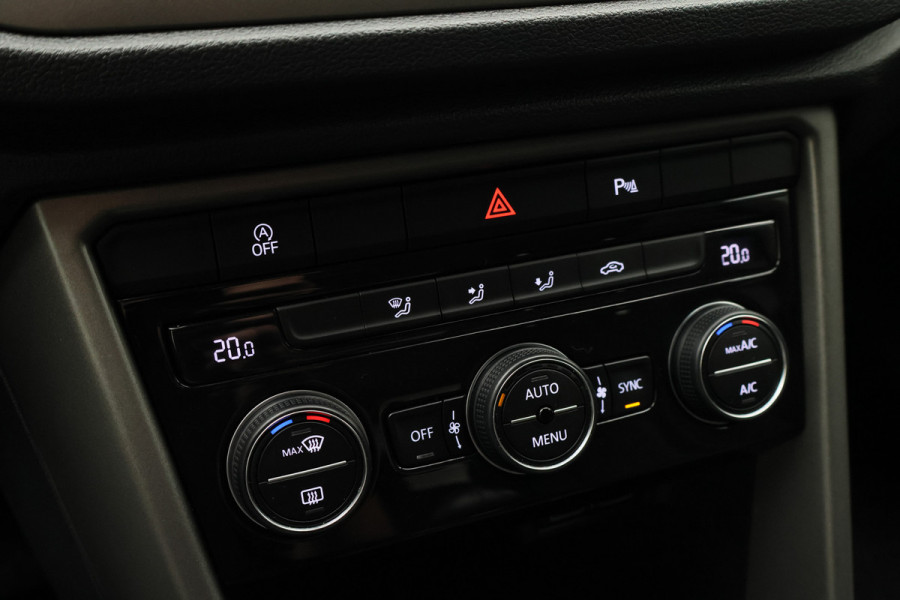 Volkswagen T-Roc 1.0 TSI Style Eerste Eigenaar, ACC, Apple Carplay, Climate, PDC, LED, Trekhaak, 16''