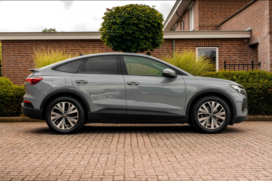 Audi Q4 Sportback e-tron 35 Advanced edition 55 kWh Sportstoelen Elek.Klep Stoelverwarming Ambiance Camera 19''