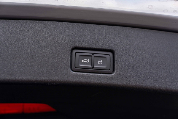 Audi Q4 Sportback e-tron 35 Advanced edition 55 kWh Sportstoelen Elek.Klep Stoelverwarming Ambiance Camera 19''