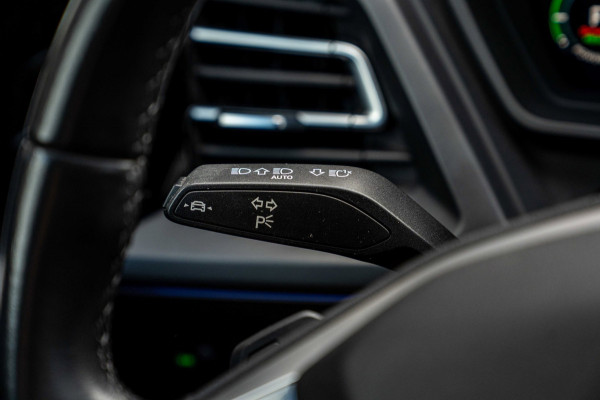 Audi Q4 Sportback e-tron 35 Advanced edition 55 kWh Sportstoelen Elek.Klep Stoelverwarming Ambiance Camera 19''
