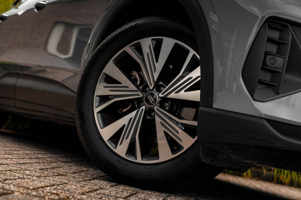 Audi Q4 Sportback e-tron 35 Advanced edition 55 kWh Sportstoelen Elek.Klep Stoelverwarming Ambiance Camera 19''