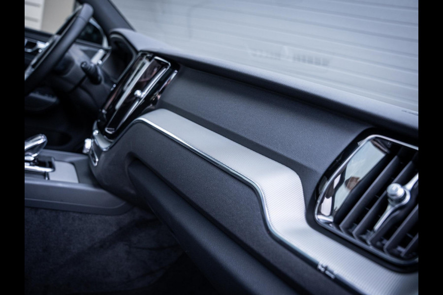 Volvo XC60 2.0 T6 Plug-in hybrid AWD Plus Bright - Pano l Trekh l H/Kardon l Memory