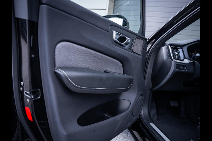 Volvo XC60 2.0 T6 Plug-in hybrid AWD Plus Bright - Pano l Trekh l H/Kardon l Memory