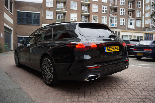 Mercedes-Benz E-Klasse Estate 300 e AMG Line Premium Plus Airmatic | Hyperscreen | Trekhaak | Pano | Adaptive + Lane | Memory Stoelmassage + Koeling + Verwarming | NL auto |