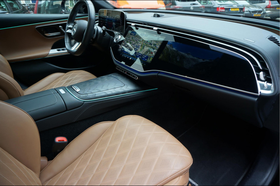 Mercedes-Benz E-Klasse Estate 300 e AMG Line Premium Plus Airmatic | Hyperscreen | Trekhaak | Pano | Adaptive + Lane | Memory Stoelmassage + Koeling + Verwarming | NL auto |