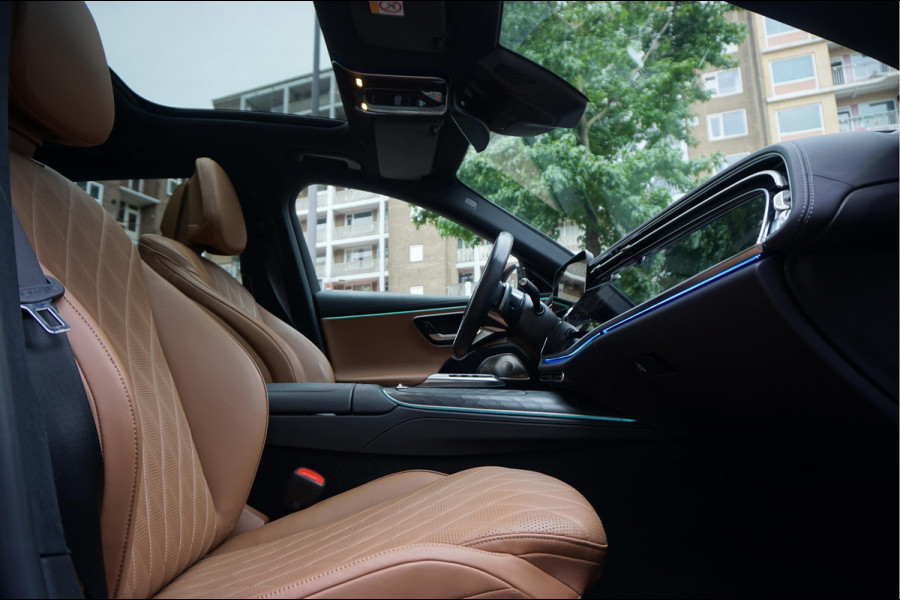 Mercedes-Benz E-Klasse Estate 300 e AMG Line Premium Plus Airmatic | Hyperscreen | Trekhaak | Pano | Adaptive + Lane | Memory Stoelmassage + Koeling + Verwarming | NL auto |