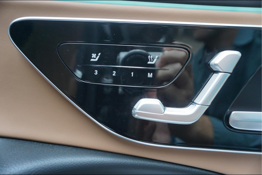 Mercedes-Benz E-Klasse Estate 300 e AMG Line Premium Plus Airmatic | Hyperscreen | Trekhaak | Pano | Adaptive + Lane | Memory Stoelmassage + Koeling + Verwarming | NL auto |