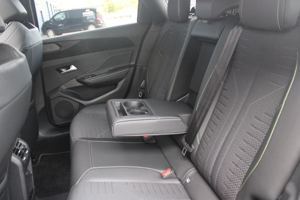 Peugeot 308 SW Peugeot 308 SW 1.2 Hybrid 145PK GT AUTOMAAT | PANORAMA SCHUIF/KANTEL DAK | AFNEEMBARE TREKHAAK | NAVIGATIE | SENSATION PACK: FOCAL HIFI SYSTEM (PREMIUM HIFI SYSTEEM MET 10 SPEAKERS)/DRAADLOZE TELEFOONLADER | 360° VISION & DRIVE ASSIST PLUS PACK: ACHTERUITRIJCAMERA 360° VISIOPARK 3 (4 CAMERA'S)/PARKEERHULP VOOR EN ACHTER/ANTI DIEFSTAL ALARM/PEUGEOT i-COCKPIT MET CONFIGUREERBAAR 3D-INSTRUMENTENPANEEL/CLEAN CABIN | | 18" LICHTMETALEN VELGEN "PORTLAND" | DRAADLOZE APPLE CARPLAY/ANDROID AUTO | KEYLESS ENTRY/START | SFEER VERLICHTING | ZWARTE HEMELBEKLEDING | FULL LED MAT