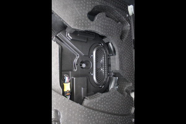 Peugeot 308 SW Peugeot 308 SW 1.2 Hybrid 145PK GT AUTOMAAT | PANORAMA SCHUIF/KANTEL DAK | AFNEEMBARE TREKHAAK | NAVIGATIE | SENSATION PACK: FOCAL HIFI SYSTEM (PREMIUM HIFI SYSTEEM MET 10 SPEAKERS)/DRAADLOZE TELEFOONLADER | 360° VISION & DRIVE ASSIST PLUS PACK: ACHTERUITRIJCAMERA 360° VISIOPARK 3 (4 CAMERA'S)/PARKEERHULP VOOR EN ACHTER/ANTI DIEFSTAL ALARM/PEUGEOT i-COCKPIT MET CONFIGUREERBAAR 3D-INSTRUMENTENPANEEL/CLEAN CABIN | | 18" LICHTMETALEN VELGEN "PORTLAND" | DRAADLOZE APPLE CARPLAY/ANDROID AUTO | KEYLESS ENTRY/START | SFEER VERLICHTING | ZWARTE HEMELBEKLEDING | FULL LED MAT
