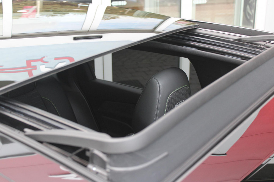 Peugeot 308 SW Peugeot 308 SW 1.2 Hybrid 145PK GT AUTOMAAT | PANORAMA SCHUIF/KANTEL DAK | AFNEEMBARE TREKHAAK | NAVIGATIE | SENSATION PACK: FOCAL HIFI SYSTEM (PREMIUM HIFI SYSTEEM MET 10 SPEAKERS)/DRAADLOZE TELEFOONLADER | 360° VISION & DRIVE ASSIST PLUS PACK: ACHTERUITRIJCAMERA 360° VISIOPARK 3 (4 CAMERA'S)/PARKEERHULP VOOR EN ACHTER/ANTI DIEFSTAL ALARM/PEUGEOT i-COCKPIT MET CONFIGUREERBAAR 3D-INSTRUMENTENPANEEL/CLEAN CABIN | | 18" LICHTMETALEN VELGEN "PORTLAND" | DRAADLOZE APPLE CARPLAY/ANDROID AUTO | KEYLESS ENTRY/START | SFEER VERLICHTING | ZWARTE HEMELBEKLEDING | FULL LED MAT