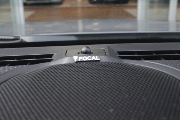 Peugeot 308 SW Peugeot 308 SW 1.2 Hybrid 145PK GT AUTOMAAT | PANORAMA SCHUIF/KANTEL DAK | AFNEEMBARE TREKHAAK | NAVIGATIE | SENSATION PACK: FOCAL HIFI SYSTEM (PREMIUM HIFI SYSTEEM MET 10 SPEAKERS)/DRAADLOZE TELEFOONLADER | 360° VISION & DRIVE ASSIST PLUS PACK: ACHTERUITRIJCAMERA 360° VISIOPARK 3 (4 CAMERA'S)/PARKEERHULP VOOR EN ACHTER/ANTI DIEFSTAL ALARM/PEUGEOT i-COCKPIT MET CONFIGUREERBAAR 3D-INSTRUMENTENPANEEL/CLEAN CABIN | | 18" LICHTMETALEN VELGEN "PORTLAND" | DRAADLOZE APPLE CARPLAY/ANDROID AUTO | KEYLESS ENTRY/START | SFEER VERLICHTING | ZWARTE HEMELBEKLEDING | FULL LED MAT