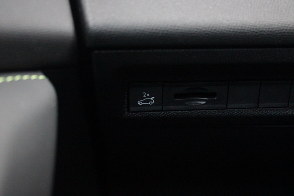 Peugeot 308 SW Peugeot 308 SW 1.2 Hybrid 145PK GT AUTOMAAT | PANORAMA SCHUIF/KANTEL DAK | AFNEEMBARE TREKHAAK | NAVIGATIE | SENSATION PACK: FOCAL HIFI SYSTEM (PREMIUM HIFI SYSTEEM MET 10 SPEAKERS)/DRAADLOZE TELEFOONLADER | 360° VISION & DRIVE ASSIST PLUS PACK: ACHTERUITRIJCAMERA 360° VISIOPARK 3 (4 CAMERA'S)/PARKEERHULP VOOR EN ACHTER/ANTI DIEFSTAL ALARM/PEUGEOT i-COCKPIT MET CONFIGUREERBAAR 3D-INSTRUMENTENPANEEL/CLEAN CABIN | | 18" LICHTMETALEN VELGEN "PORTLAND" | DRAADLOZE APPLE CARPLAY/ANDROID AUTO | KEYLESS ENTRY/START | SFEER VERLICHTING | ZWARTE HEMELBEKLEDING | FULL LED MAT