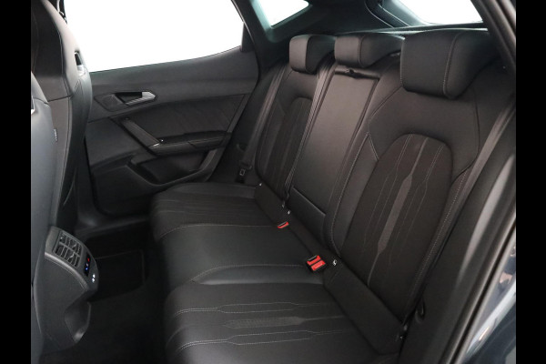 CUPRA Formentor 1.4 e-Hybrid Business 204 pk Automaat | Navigatie | Parkeersensoren (Park assist) | Achteruitrijcamera | Autom. airco (3 zones) | Elektr. bestuurdersstoel met geheugen |