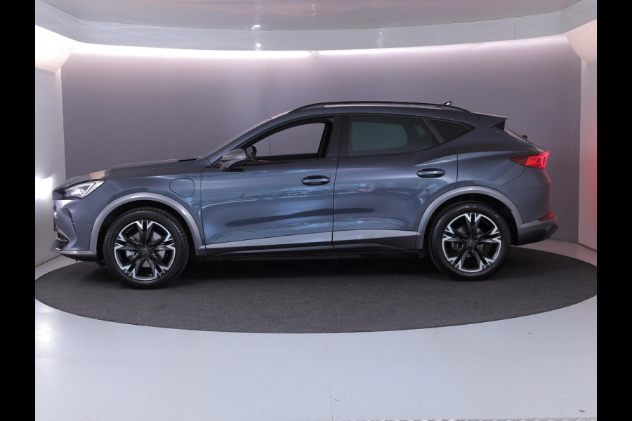 CUPRA Formentor 1.4 e-Hybrid Business 204 pk Automaat | Navigatie | Parkeersensoren (Park assist) | Achteruitrijcamera | Autom. airco (3 zones) | Elektr. bestuurdersstoel met geheugen |