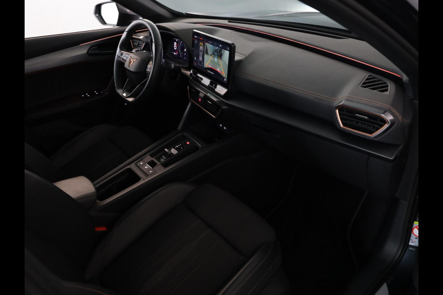 CUPRA Formentor 1.4 e-Hybrid Business 204 pk Automaat | Navigatie | Parkeersensoren (Park assist) | Achteruitrijcamera | Autom. airco (3 zones) | Elektr. bestuurdersstoel met geheugen |