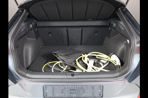CUPRA Formentor 1.4 e-Hybrid Business 204 pk Automaat | Navigatie | Parkeersensoren (Park assist) | Achteruitrijcamera | Autom. airco (3 zones) | Elektr. bestuurdersstoel met geheugen |