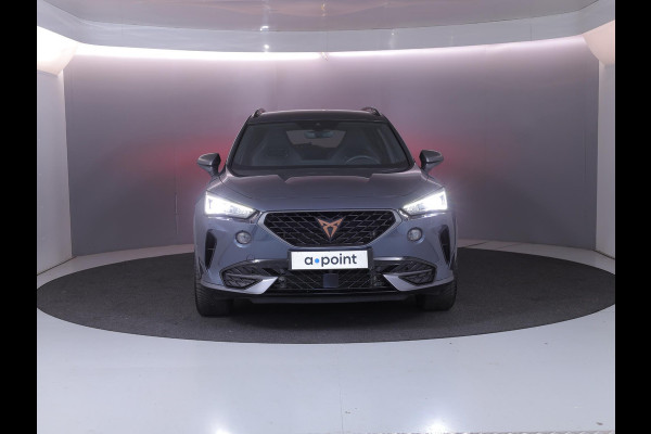 CUPRA Formentor 1.4 e-Hybrid Business 204 pk Automaat | Navigatie | Parkeersensoren (Park assist) | Achteruitrijcamera | Autom. airco (3 zones) | Elektr. bestuurdersstoel met geheugen |