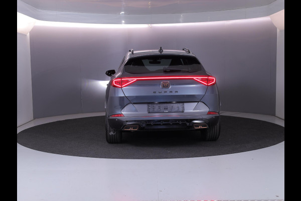 CUPRA Formentor 1.4 e-Hybrid Business 204 pk Automaat | Navigatie | Parkeersensoren (Park assist) | Achteruitrijcamera | Autom. airco (3 zones) | Elektr. bestuurdersstoel met geheugen |
